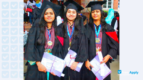 Fatima Jinnah Medical University фотография №7