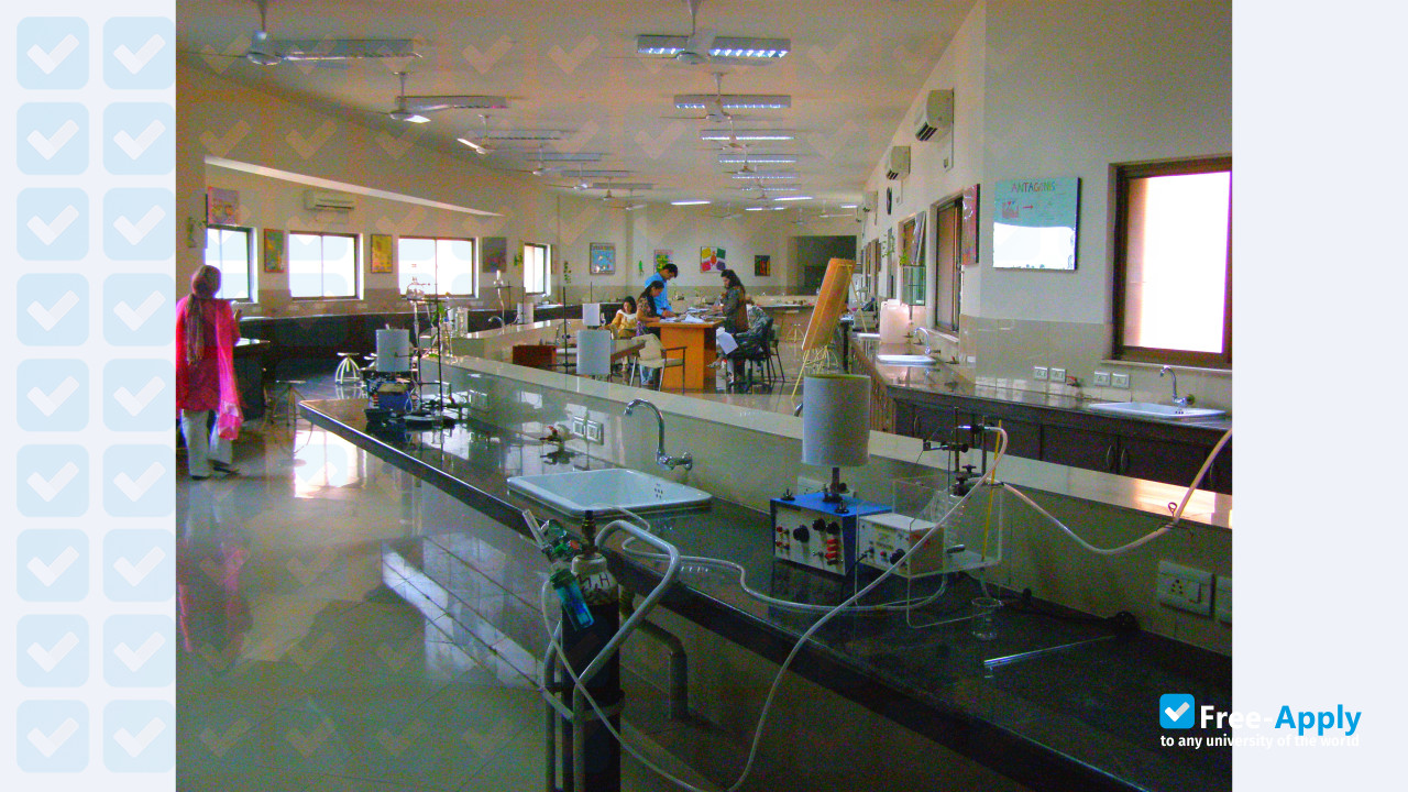 Photo de l’CMH Lahore Medical College #8
