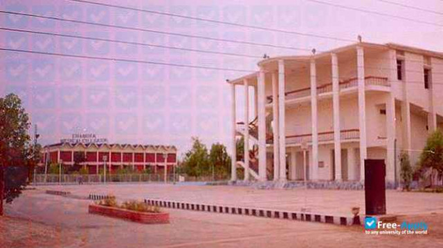 Chandka Medical College Larkana photo