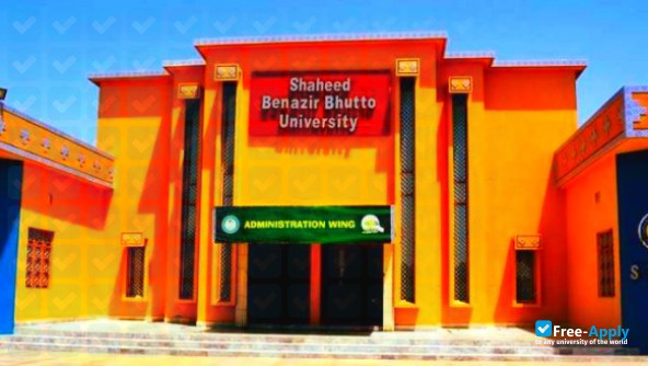 Foto de la Benazir Bhutto Shaheed University Lyari #10