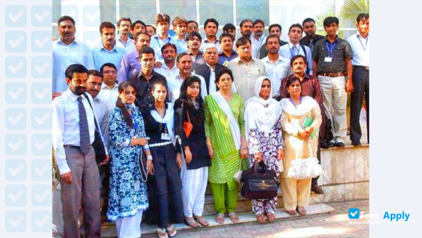 Foto de la Benazir Bhutto Shaheed University Lyari #8