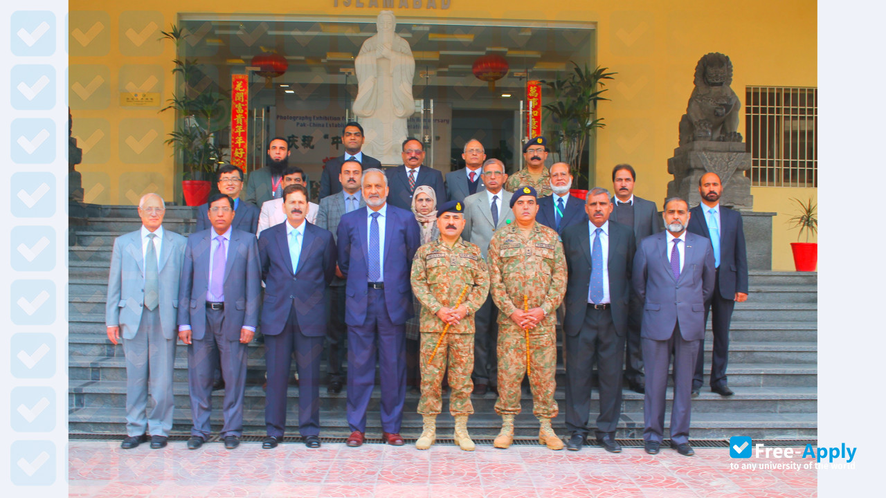 Foto de la National University of Modern Languages Islamabad #9