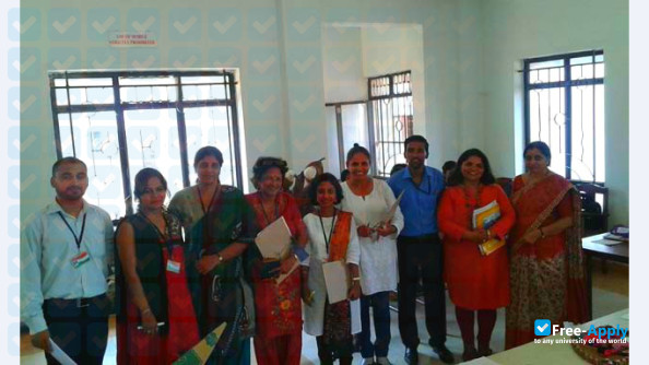 Government College of Commerce and Economics photo #12