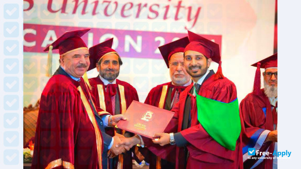 Photo de l’Cecos University #3