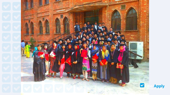 Government College University Lahore фотография №3