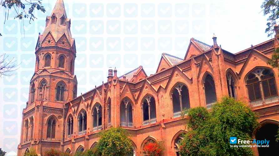 Government College University Lahore фотография №7