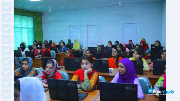 Foto de la Government College Women University Faisalabad #11