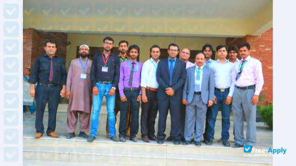 Foto de la Government College Women University Faisalabad #13