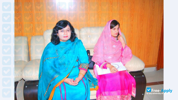 Foto de la Government College Women University Faisalabad #12