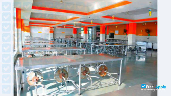 Photo de l’Institute of Business and Management Lahore #3