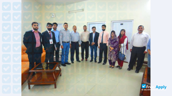 Foto de la Institute of Engineering and Technological Training Multan #8