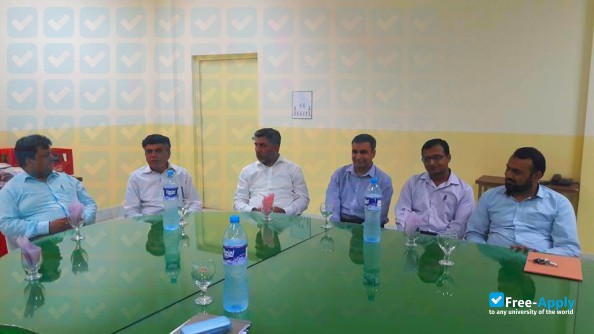 Foto de la Institute of Engineering and Technological Training Multan #11