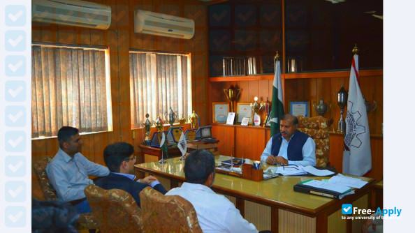 Foto de la Institute of Engineering and Technological Training Multan #4