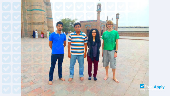 Foto de la Institute of Engineering and Technological Training Multan #3