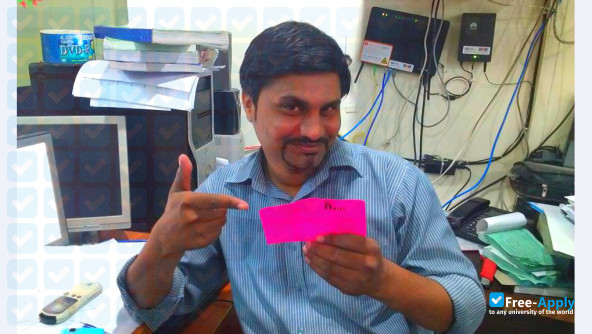 Foto de la Institute of Information Technology and Management #4