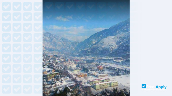 Foto de la Shaheed Benazir Bhutto University #2