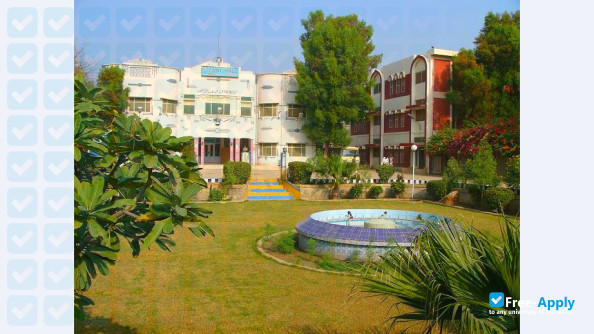 Photo de l’Peoples University of Medical & Health Sciences for Women Shaheed Benazirabad #9