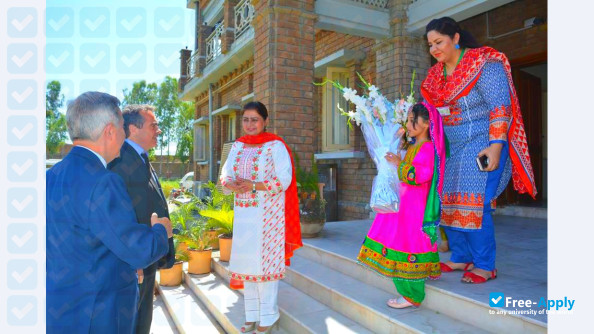 Photo de l’Shaheed Benazir Bhutto Women University #6