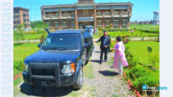Photo de l’Shaheed Benazir Bhutto Women University #8