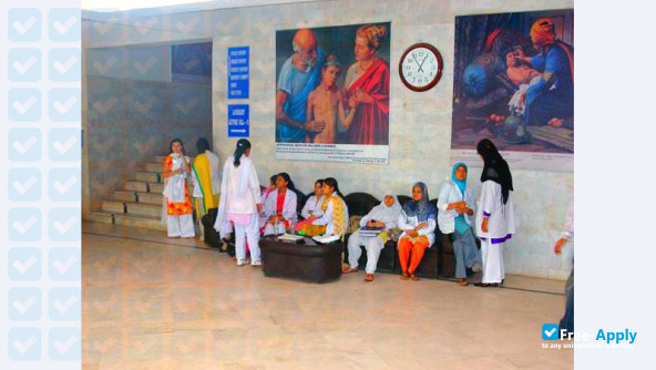 Foto de la Islamabad Medical and Dental College #10