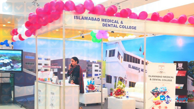 Foto de la Islamabad Medical and Dental College #6