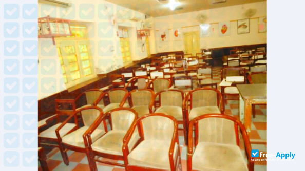 Foto de la Shaheed Mohtarma Benazir Bhutto Medical University #3