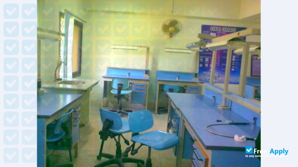 Foto de la Karachi Medical and Dental College #8