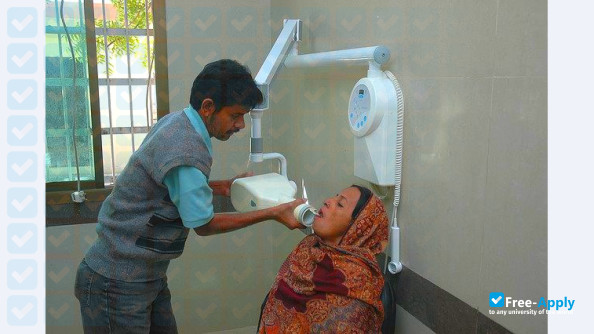 Foto de la Karachi Medical and Dental College #7
