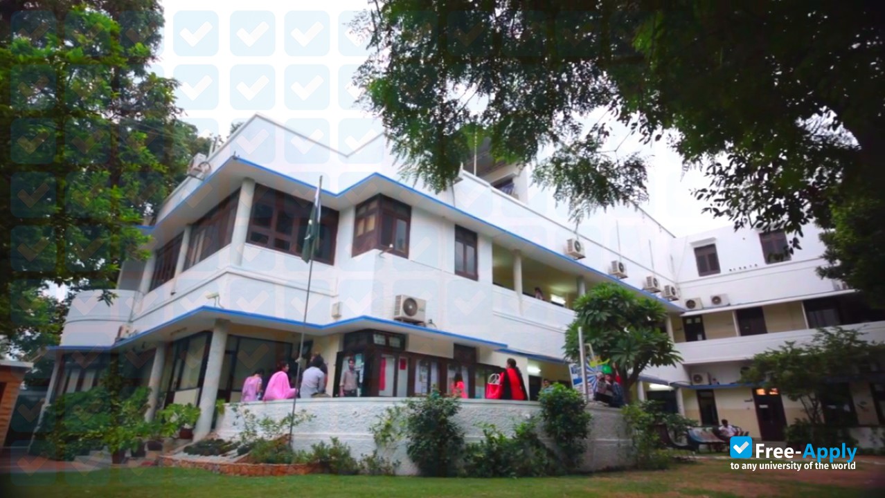 Foto de la Shaheed Zulfikar Ali Bhutto Institute of Science and Technology #6