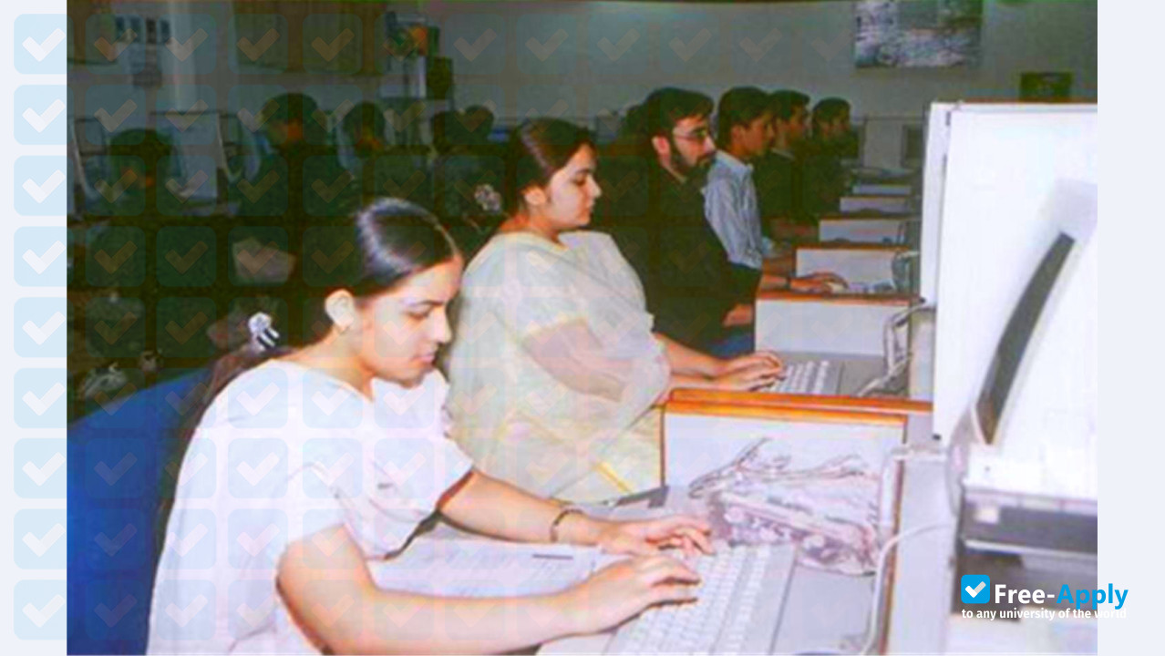 Foto de la Virtual University of Pakistan #4