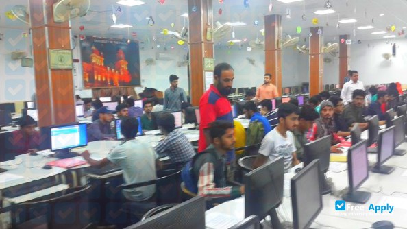 Foto de la Punjab University College of Information Technology #10
