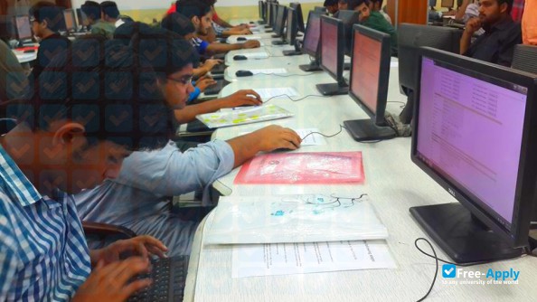 Foto de la Punjab University College of Information Technology #1