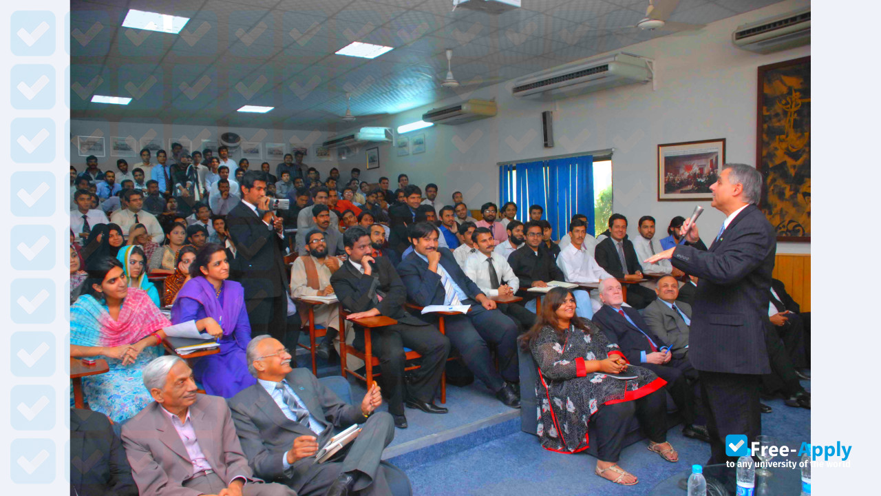 Quaid-e-Azam Law College photo #10
