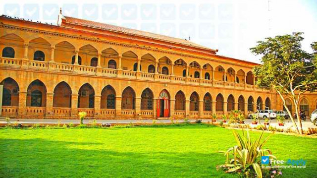 Sindh Madressatul Islam University фотография №3