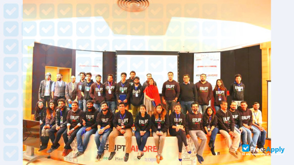 Foto de la Superior University Lahore #8