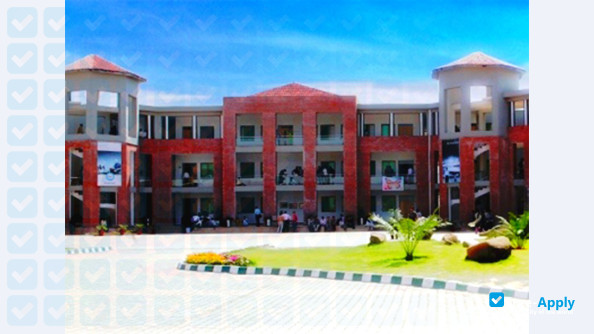 Foto de la Superior University Lahore #4