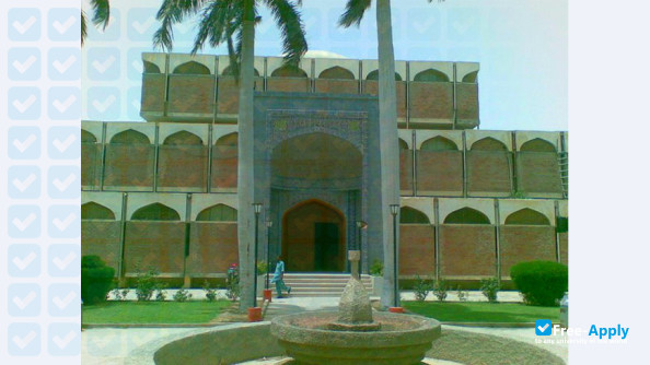 Foto de la University of Sindh #2