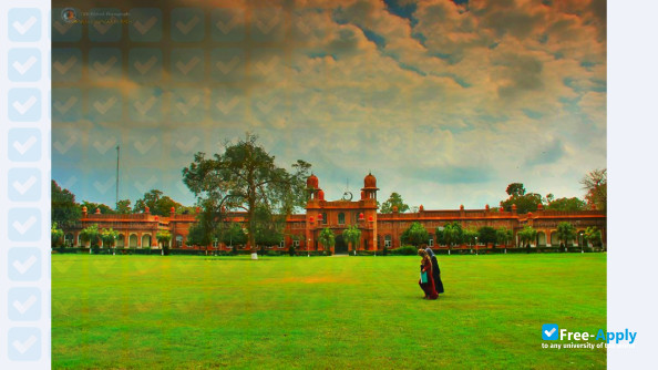 Foto de la University of Agriculture #2