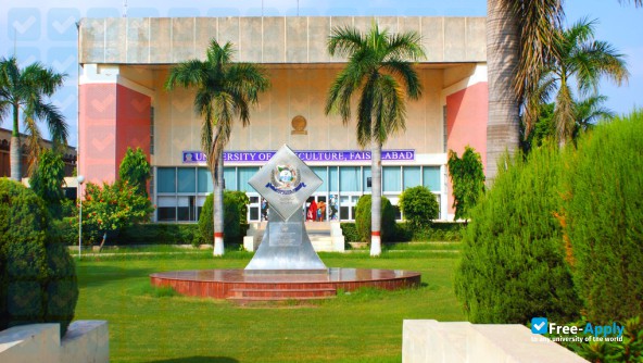 Foto de la University of Agriculture #6