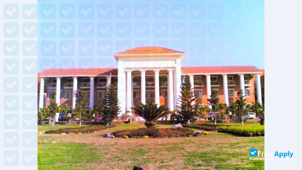 Foto de la Pir Mehr Ali Shah Arid Agriculture University #7