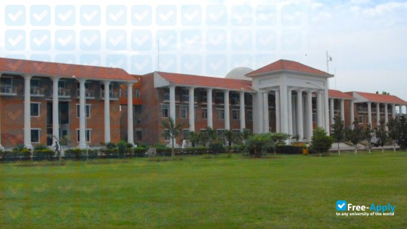 Foto de la Pir Mehr Ali Shah Arid Agriculture University #9