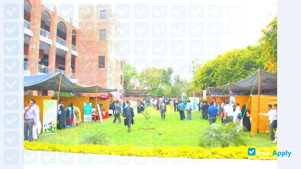 Foto de la Pir Mehr Ali Shah Arid Agriculture University #3
