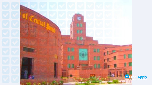 Foto de la University of Central Punjab #6
