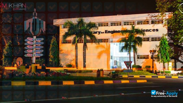 University of Engineering and Technology photo #6