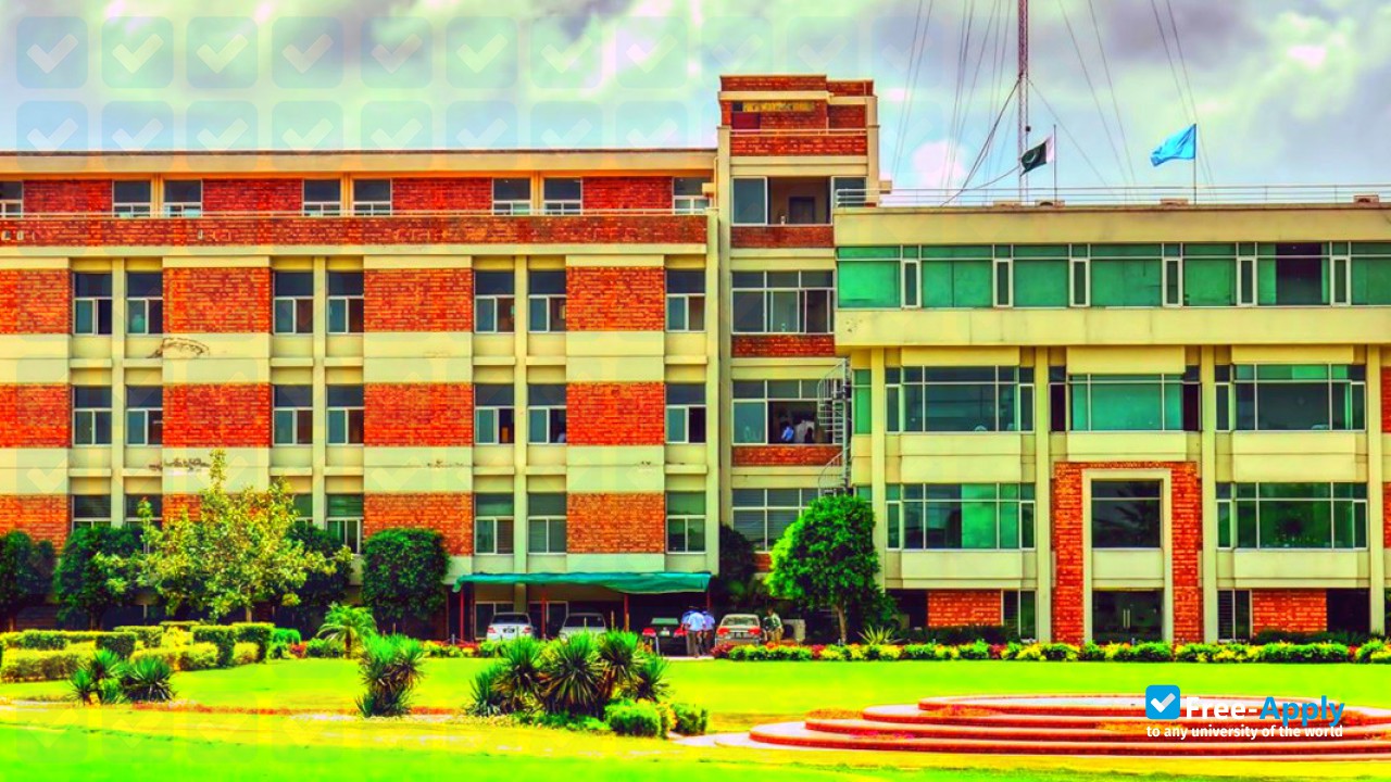 Foto de la University of Lahore #2