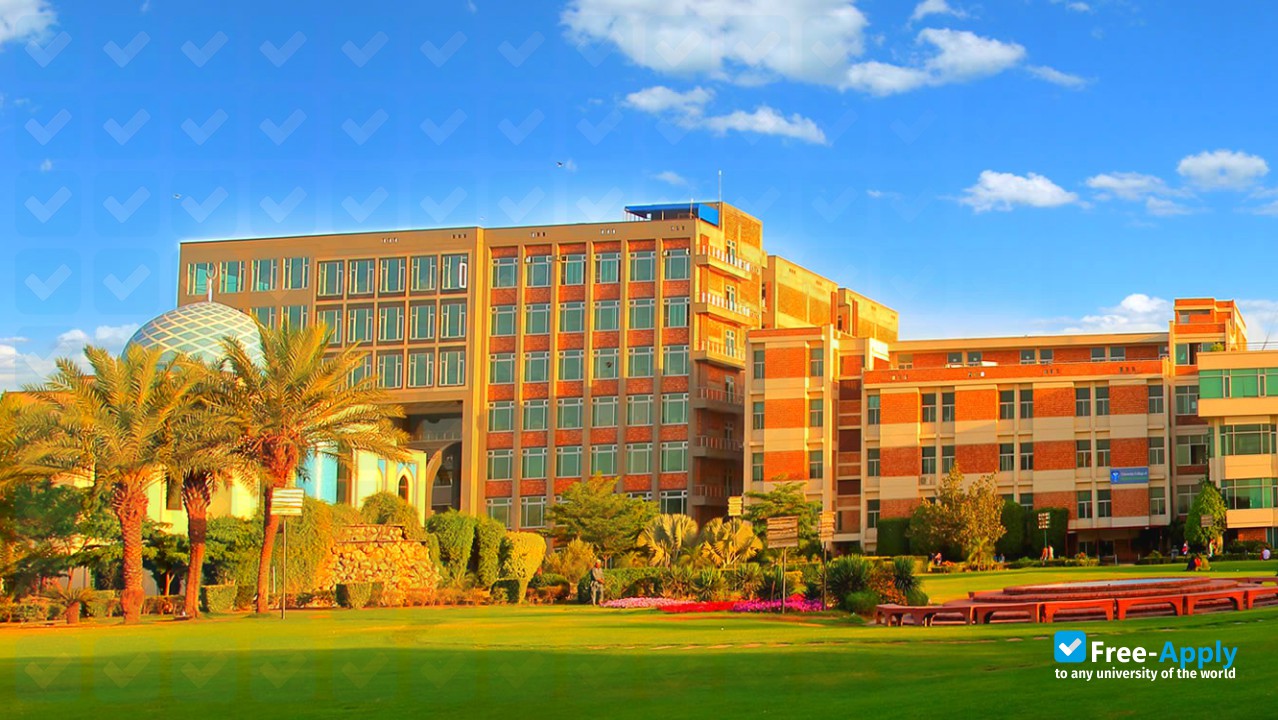 Фотография University of Lahore