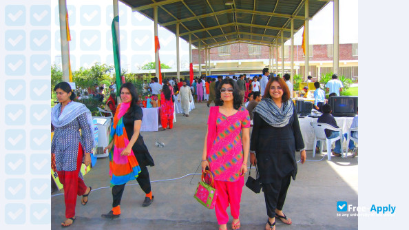 Lahore School of Economics photo #3