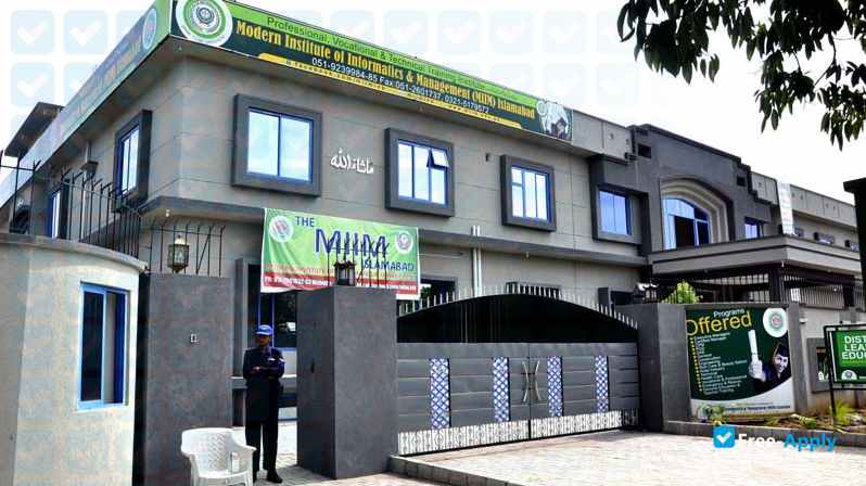 Modern Institute of Informatics and Management photo #2