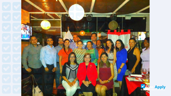 Foto de la Quality Leadership University Panama #2