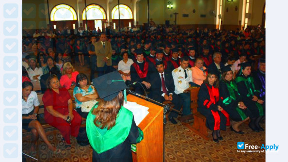 Foto de la Metropolitan University of Asunción #9